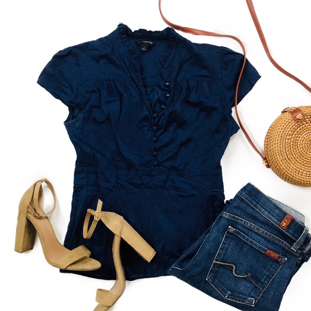 Banana republic short sleeve ruffle button top